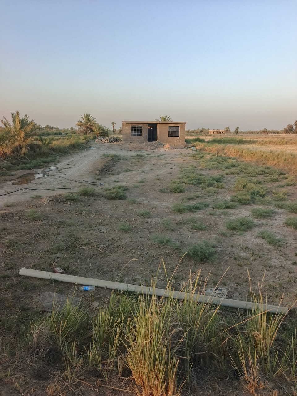 اسلام عليكم نص دونم لبيع الواجه 20متر طابو زراعي سند25
من ضمنه بيت بناء حديث غرف نوم 2+هول+استقبال+مطبخ +وصحيات داخليه
الموقع الدسميه ماء وكهرباء واصله بسعر مناسب
استفسار اتصال ***********          ***********
