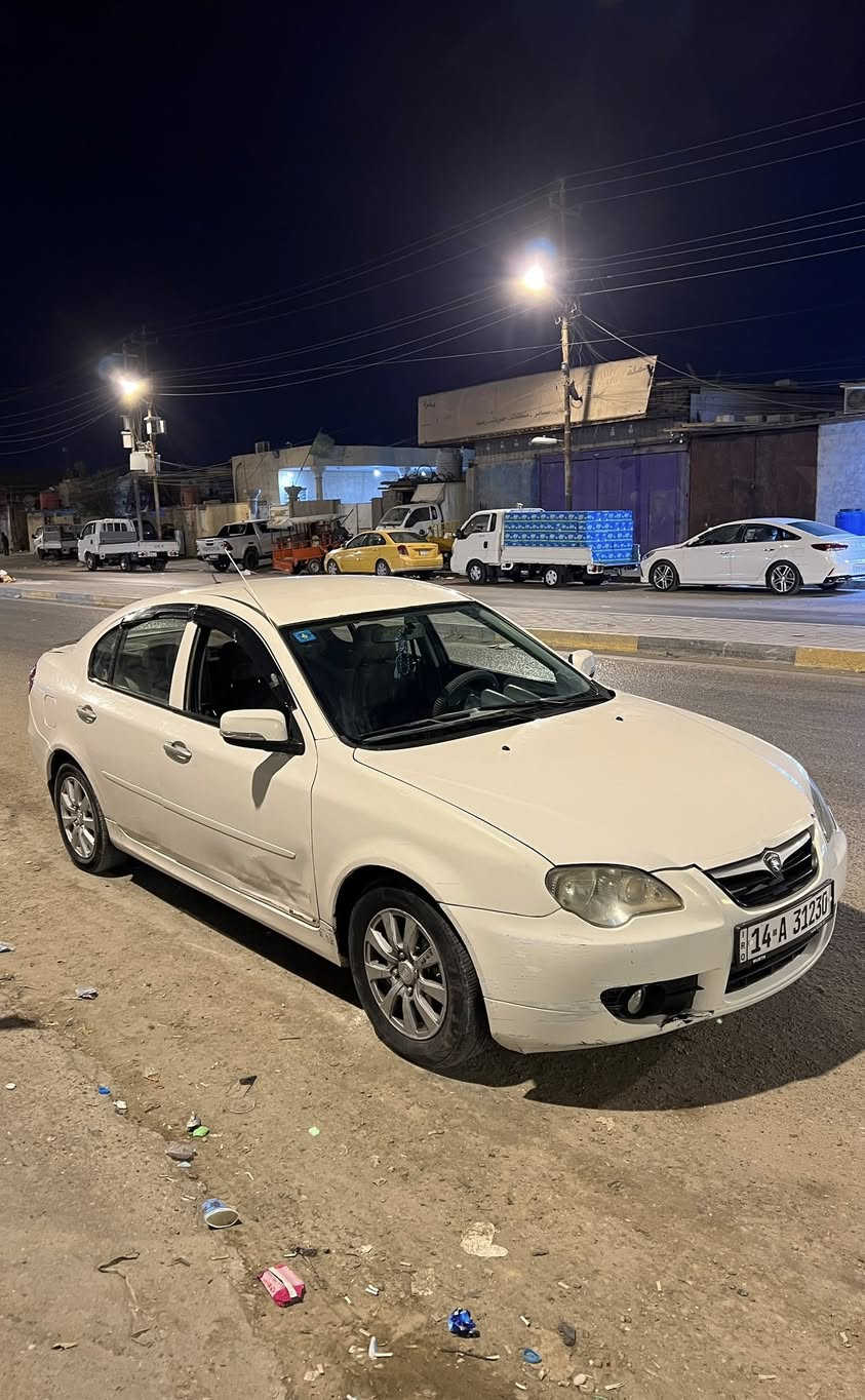 بروتون بِرسونا(ماليزي) مديل 2013، سيارة نظيفة و جاهزة، مكينة و گير نعمة من الله، حدادية و تخم تايرات و دبلات جديد، بيها ضربة خفيفة بالباب الايمن ( واضحة بالصورة). 
رقم بصرة انگليزي، سنوية لل27، دواخل السيارة نظيفة و حلوة، و بيها شاشة ايضاً 
الموقع: بصرة/ ابو الخصيب 
السعر: 53 و بيها مجال 
للتواصل و الاستفسار: *********** (يوجد واتساب)
