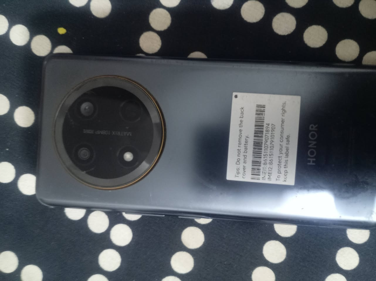 السلام عليكم ايفون 11 برو ماكس للبيع حتى لو مراوس بهونر مصفح غير متواجد على الفيس***********
