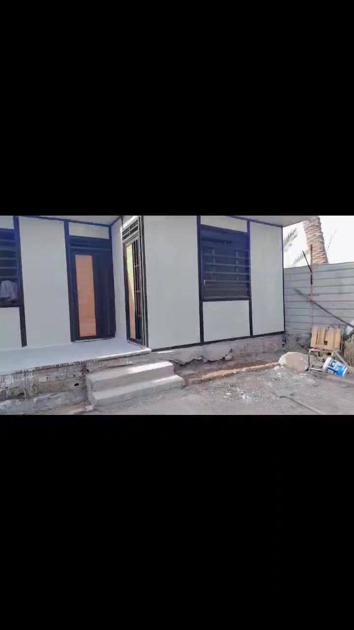 سلمنة صبه نسلمك بيت سندويج بنل😁 حسب اختيارك ضد الحريق او عادي

وراح تكون التكلفه الاجماليه عليك اقل من نصف المبلغ لو كان بناء
كل ماعليك تتصل والباقي علينه

 ويكون حسب الاتفاق نكدر نسلمك بيت ساندويج بنل مثل الي بالفديو

 ونكدر نسلمك بيت ساندويج بنل بكامل الديكورات والجبسن بورد بحيث يصبح مثل البناء بالضبط

معمل حدادة المصطفى  لكافه اعمال الحداده

تواصل ***********
