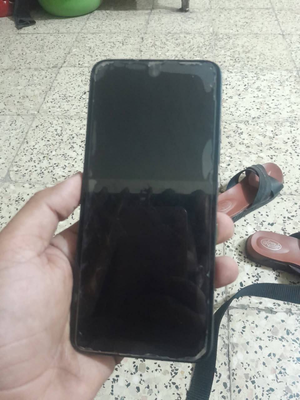 السلام عليكم جهاز انفينكس ذاكره 256 جهاز ما مستعمله هواي نظافه 99% سعره ١٥٠  وبي مجال مكان الدوره تصل ***********
