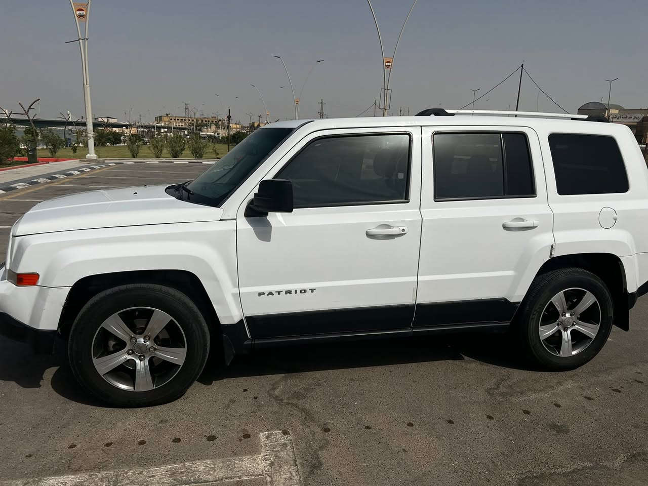 السلام عليكم
جيب باتريوت ٢٠١٦ للبيع فول مواصفات 
فتحة سقف
تحكم ستيرن
مثبت سرعة
تشغيل عن بعد
فور ويل 4*4
شاشة اندرويد ام الفان التبريد الي يجي اللمس سريع تدعم كاربلاي واندرويد اوتو
عليهه لايتات زنون عدسه زارع 
السيارة ماشية ١٤٤ الف كيلومتر قابل للزيادة السيارة جاهزة للاخير مابيهه برغي نقص ماتخسر عليهه ربع دينار ماعدا بروجكتر امامي واكع 
تبريد ثلج و خير من الله منظومة جديدة
حدادية كاملة
كير ومكينة مكفولات ع وضع الشركة
حادث السيارة جاملغ ايمن  وبنيد مبدل بامريكا 

وبالعراق فقط بداية باب العبري و الجاملغ موضح بالصور 

الرقم ذي قار بإسمي تحويل ثاني يوم والسنوية ما صاقطة 
السعر المعروض ١٨ مليون عراقي وبيهه مجال لأن مستعجل ع البيع 
البيع فقط نقد 

***********
متوفر اتصال و واتساب بهذا الرقم
مكان السيارة سوق الشيوخ و ناصرية مركز
