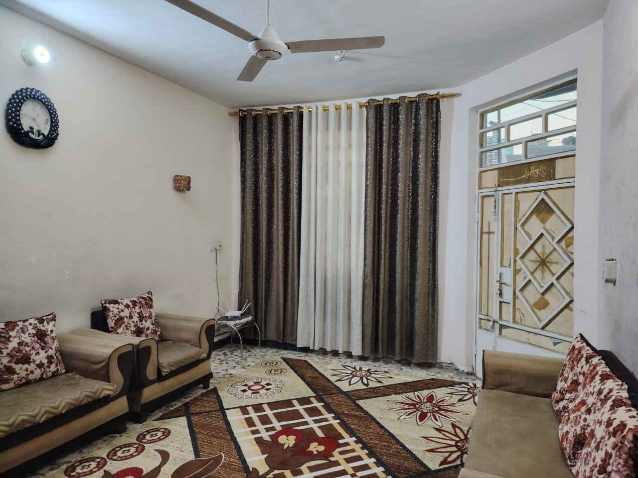 سلام عليكم دار لبيع المساحه ٢٠٠م حي الأسرى الزراعي شارع الميلاج يحتوي على غرفتين نوم وصاله ومطبخ وصحيات واستقبال طابو زراعي سند ٢٥ البناء بلوك سكف كونكريت درجه اولى  مكلف بل نشر لستفسار تصل على الرقم ***********
