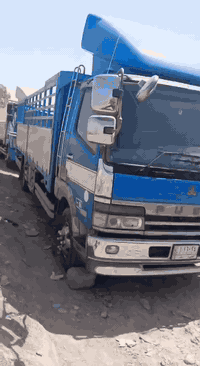 السلام عليكم فوزة بزون شاصي عريض ستة وربع محرك ١٤عادي جديد مكفولة سيارة تخم تاير رقم بصرة عنواني كركوك 
مكلف بل نشر رقم صحبة *********** سعر ١٨٥ وبية ماجال
