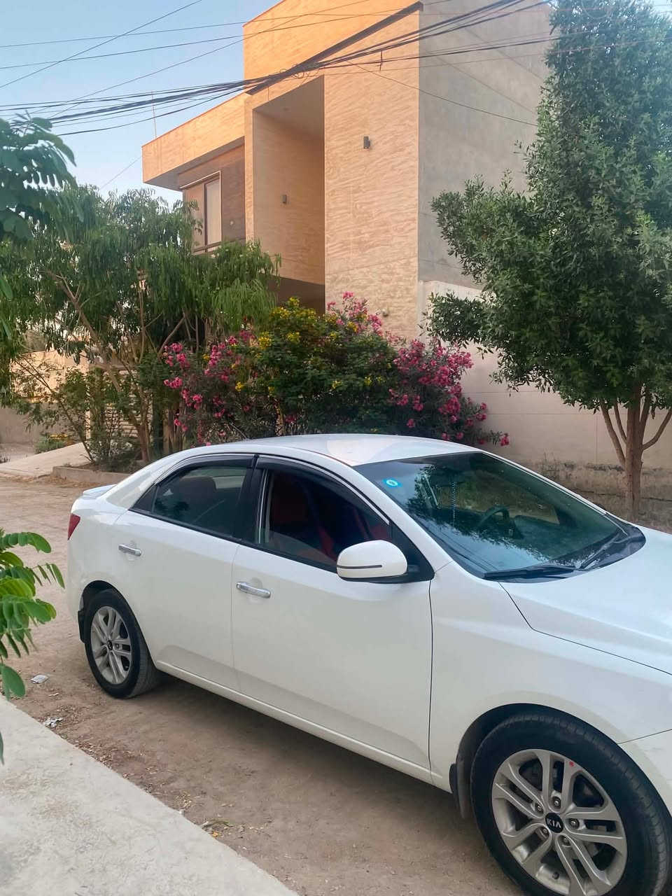 السلام عليكم للبيع
سيراتو ١٣ خليجي رقم بابل انكليزي باسمي
فول مواصفات حساسات خلفيه مري شفط اشاير بالمري شفتات ستيرن تحكم ستيرن جهتين يدات نيكل داخل لونين ٥ ويل كب ١٦ المرغوب شرط سبير مانازل سياره جاهزه للاخير تخم تاير حداديه كير مكينه كله خير من اللّٰه مكفوله كفاله عامه جديده كلش بدون صبغ بدون تبديل عدا بارد بالباب
العنوان بابل المركز
السعر ١١٣ وبي مجال قليل
رقم الهاتف ***********
السونار مرفوق مع الصور
