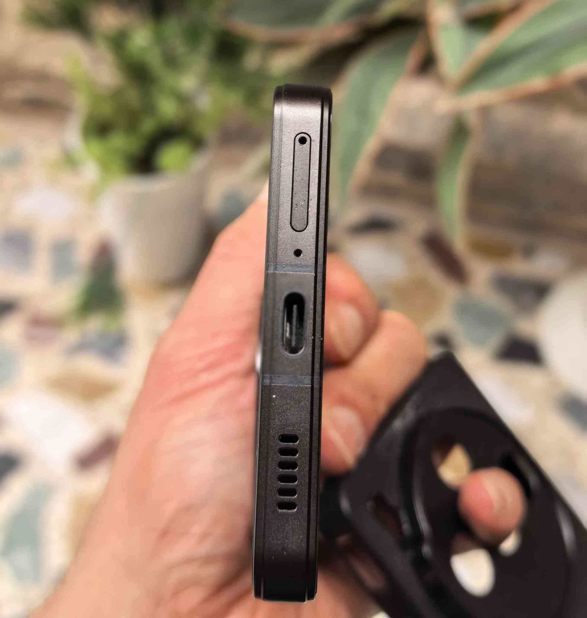 ((للبيع او للمراوس))
نوبيا Z60S برو ... Nubia Z60S Pro 
ذاكره 256 لون اسود.
نسخة عالمية
الجهاز بحاله ممتازه نظافة 99%، مابي اي شخوط او ضربات..
غراضه الأصلية كامله كارتونه وشاحنه 88 واط وگفر وباقي الاشياء موضحه بالصور
مكاني بغداد وماعندي توصيل
السعر 500 الف وبي مجال
للتواصل خاص او على رقمي *********** بغداد, العراق
