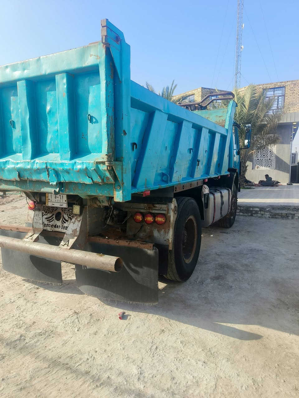 سلام عليكم البي موديل ١٩٧٩ مكينه ٢٥ كير ٢٩ اكسن نص جيف شاصي غير مكفول مكان الديوانية الحمزه الشرقي مكلف بل نشر اتواصل على رقم ***********
