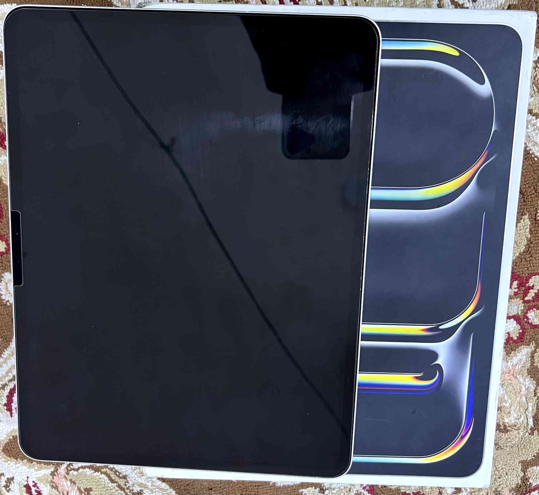 ايباد M4 انج13 للبيع بطارية🔋98 عدد دورات الشحن90 ذاكرة 256 بعد بي ضمان 7اشهر ونص جديد ما مفتوح ولا شخط ما بي  مكاني كركوك رقمي ***********
