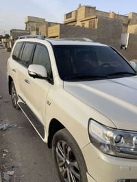 لا ندكروز 2017  ٨ سرندر 5700 ماشيه جوه ١٠٠  مكفوله كفاله عامه  ابريم  ...