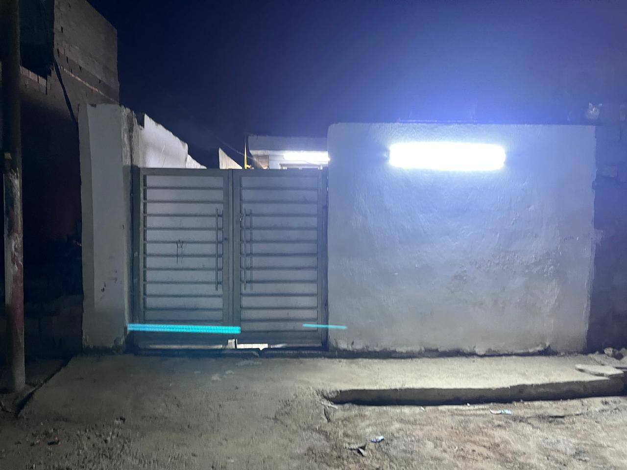 السلام عليكم بيت البيع م ١٠٠ قريب الشارع قاط واحد نقص ستاره وبيتونه
***********
