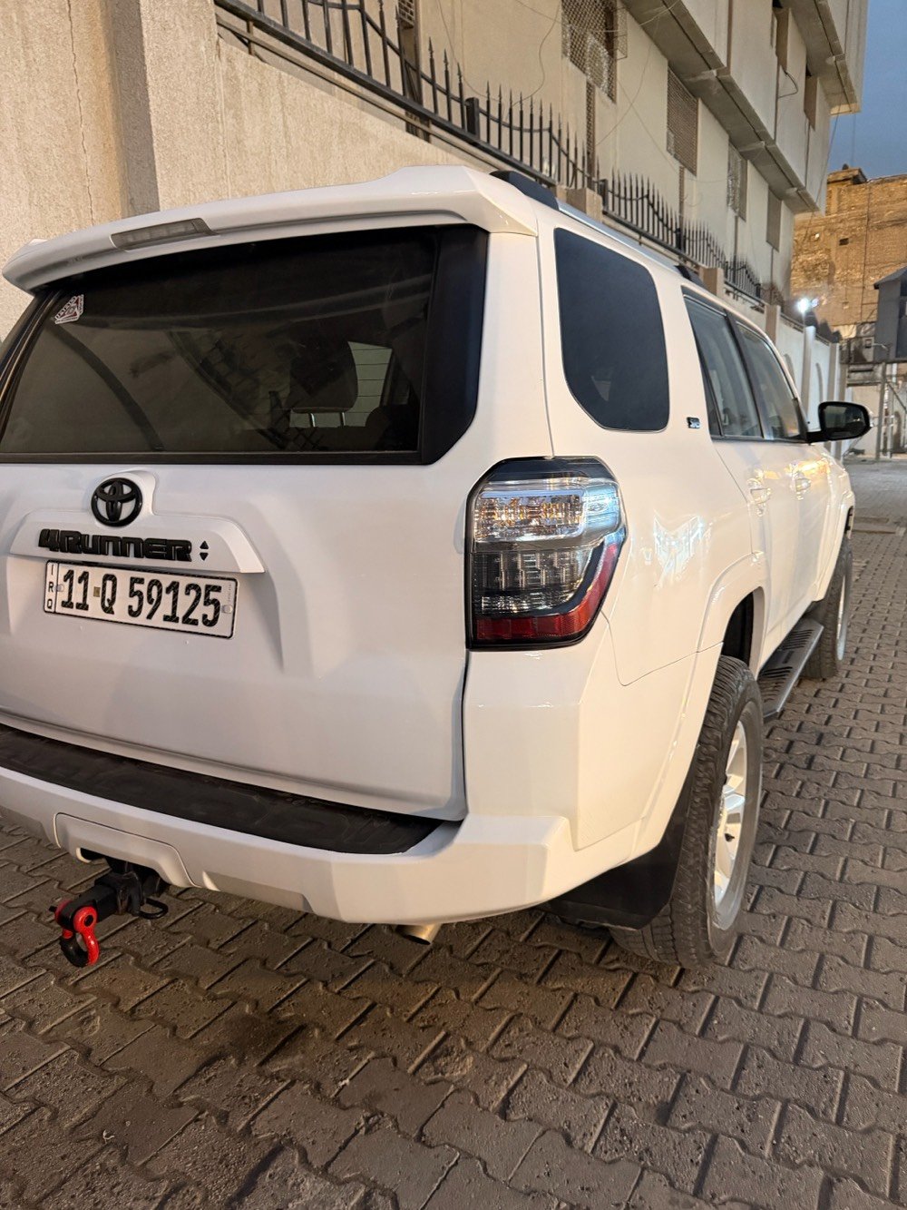 TOYOTA  4RUNNER   2023SR5 
~ تويوتا 4 رنر  
~ وارد أمريكا  
~ موديل 2033
~ محرك 6 سلندر  / V6 
~ مواصفات SR5 
~ شاشة كبير  
~ كاميرا 
~حساسات خلفيه 
~تبريد ثلج 
~ كشن جلدة كهربائية 
~ ويل كب 
~ حجم تايرات ١٧
~ 5راكب 
~ ماشيه 55 الف كيلو 
~ إيرباگات راجع  سستم 
~ طاولة خلفيه للسفرات
~حادث مثل ما تشوفون بالصور 
سياره بيها اضافات تغليف دشبول وستيرن ترفيع فخامه 
السياره بيها منظومة غاز متكامله مشدوده بورشة رسميه مع الكارت يعني اقتصاديه 
السعر 26000
العنوان بغداد الجديده
وأي معلومات رقمي واتس أب ***********

