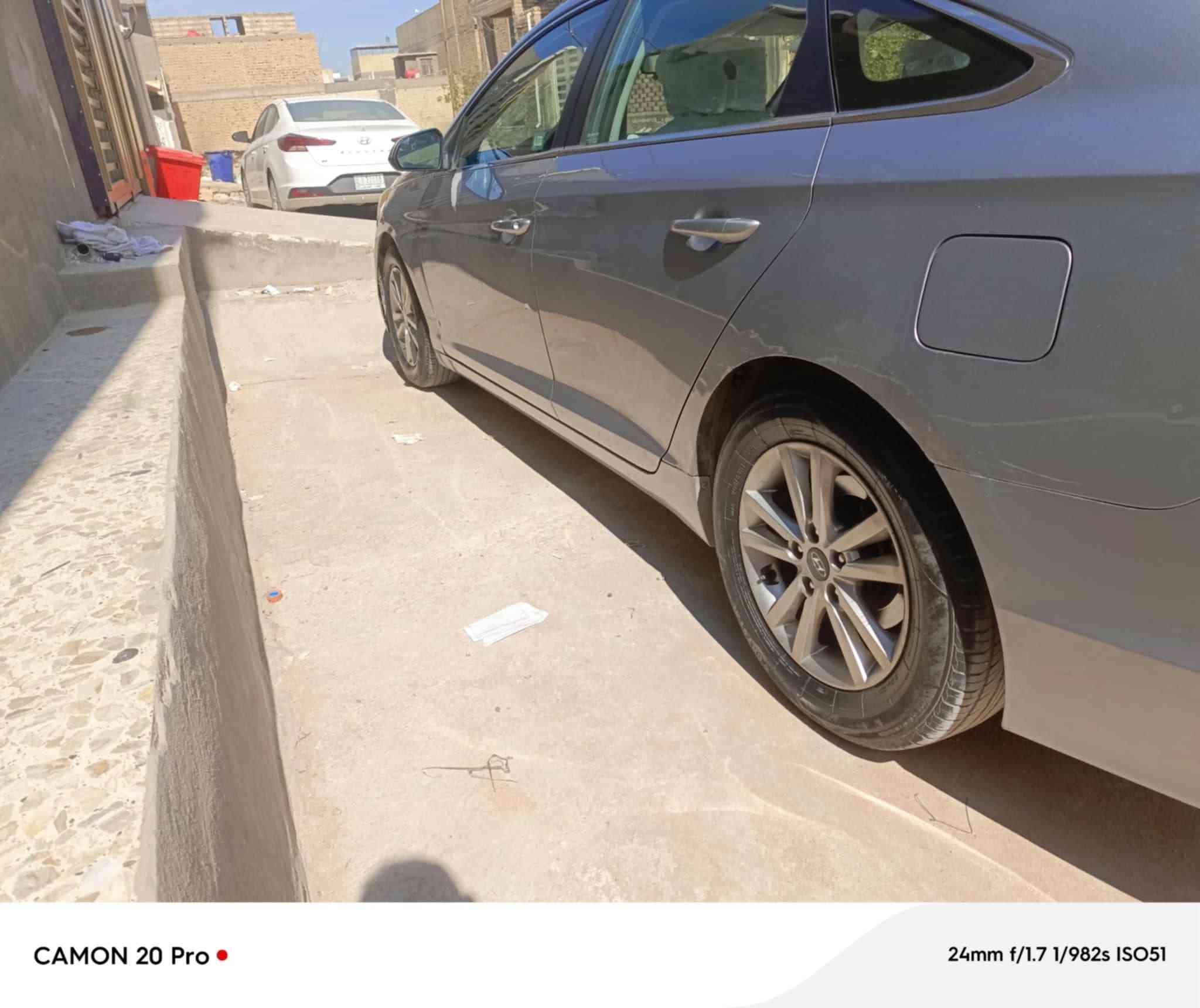 سلام عليكم سيارة سوناتة محرك GDIمديل  2016 وارد امريكي رقم كربلاء ماشيه ١٠٧ 
حادثه مذكور بلسونار  السياره ضربه بس قبق الجنطه بدون تبديل وشويه من الجاملق الخلفي بدون معجون مذكوره والسونار  موجود السياره نضيفه مال جناي وتخم تايرات  
السعر 125 وبيه مجال بسيط حك الجيه 
العنوان الناصريه حي اور  رقم الموبايل ***********
