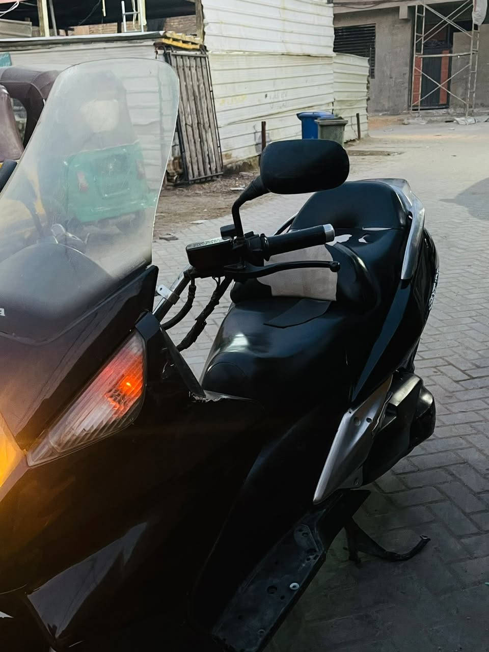 السلام عليكم سلفر ونج 400 مكينه مكفوله برغي ما ممفتوح الدراجه جاهزه بس من تخابر لاتكلي على كفرات بايع مكينه مابايع كفر الدراجه مكينه ناعمه  *********** بغداد مدينه الصدر
