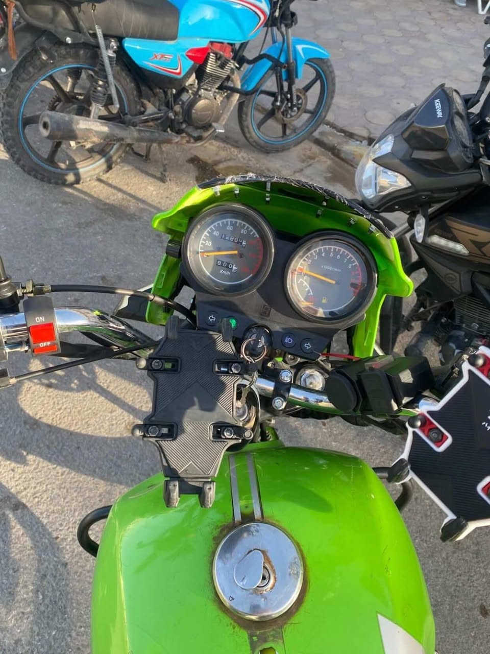 اسلام عليكم دايوان للبيع
١. موديل ٢٣
٢. كلاسك
٣. لون. أخضر
٤. رقم. بغداد
٥. مكينه ١٥٠. بلادي ما مفتوحه 
٦. مكاني الفلوجه
٧. السعر. ب مليونين وبيها مجال
٨. رقم. ***********
