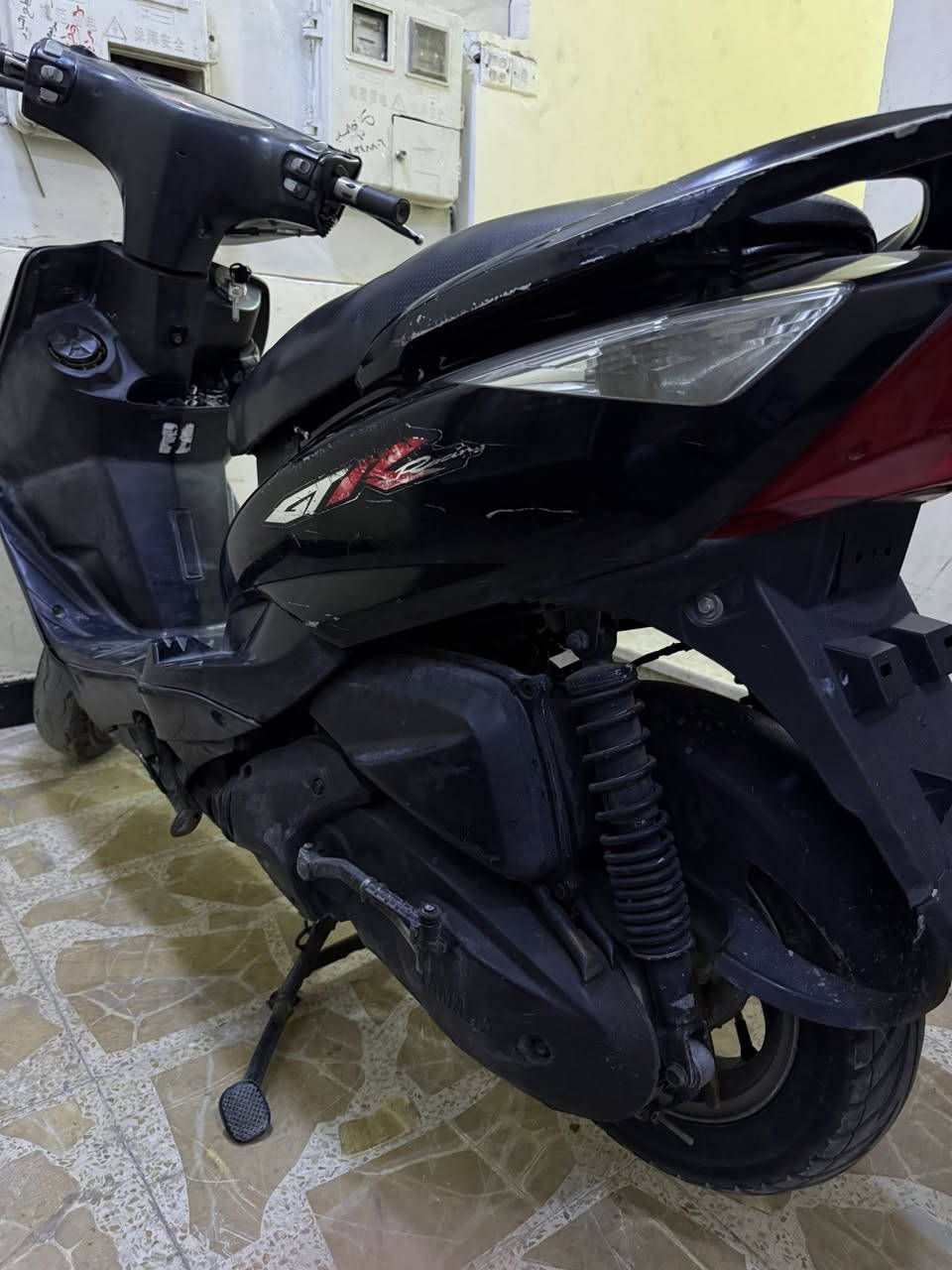 السلام عليكم ثعلب للبيع السعر ٥٠٠ الف بلاش                                           الدراجه خير من الله مكينة مكفولة ما مفتوحه نهائيا لا تبخير ولا تنقيص ولا نضوح الدراجه مكينتها كلش ناعمه (خرسه) كفرات اصلي سوادات كلها بلاديه كلشي بلادي يعني الدراجه تاخذها وتترحملي نكره سلف بكل وقت بعز البرد تجي عليها نكره سلف كهربائيات اربع اشاير لايتات  بكلايت خلفي كله شغال مابيها نقص فقط خرز الكلج تعبانات سعرهن ٣ الاف بهيج سعر وهيج نضافه متحصل مكاني بغداد الاعظمية واتساب فقط متواجد *********** وارجع واكرر الدراجه من التاير للتاير بلاد✅⚡️
