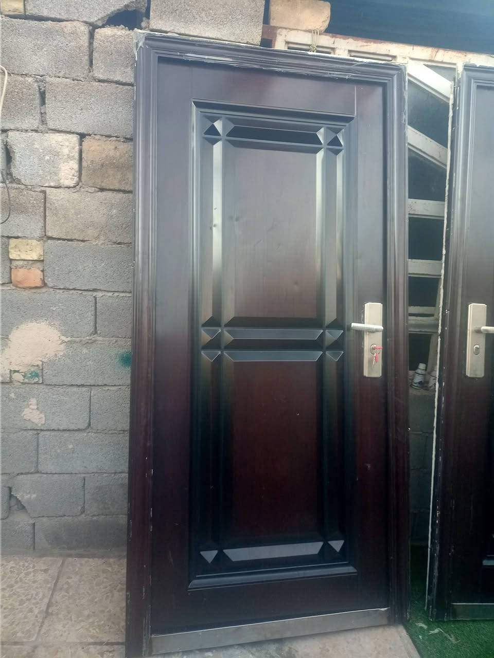 زوج بيبان قاصه للبيع رتفاع مترتين عرض متره سعر خاص ***********
