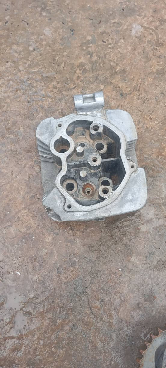 سلام عليكم للبيع غراض دراجه 1صالنصه كاتم 15. 2صالنصه صوت 20 .3صالنصه رياضي 30 . كور 150 . 20 صنيه مال 5كير هيه ول بنزات 15 قبغ زنجيل 4 .***********
