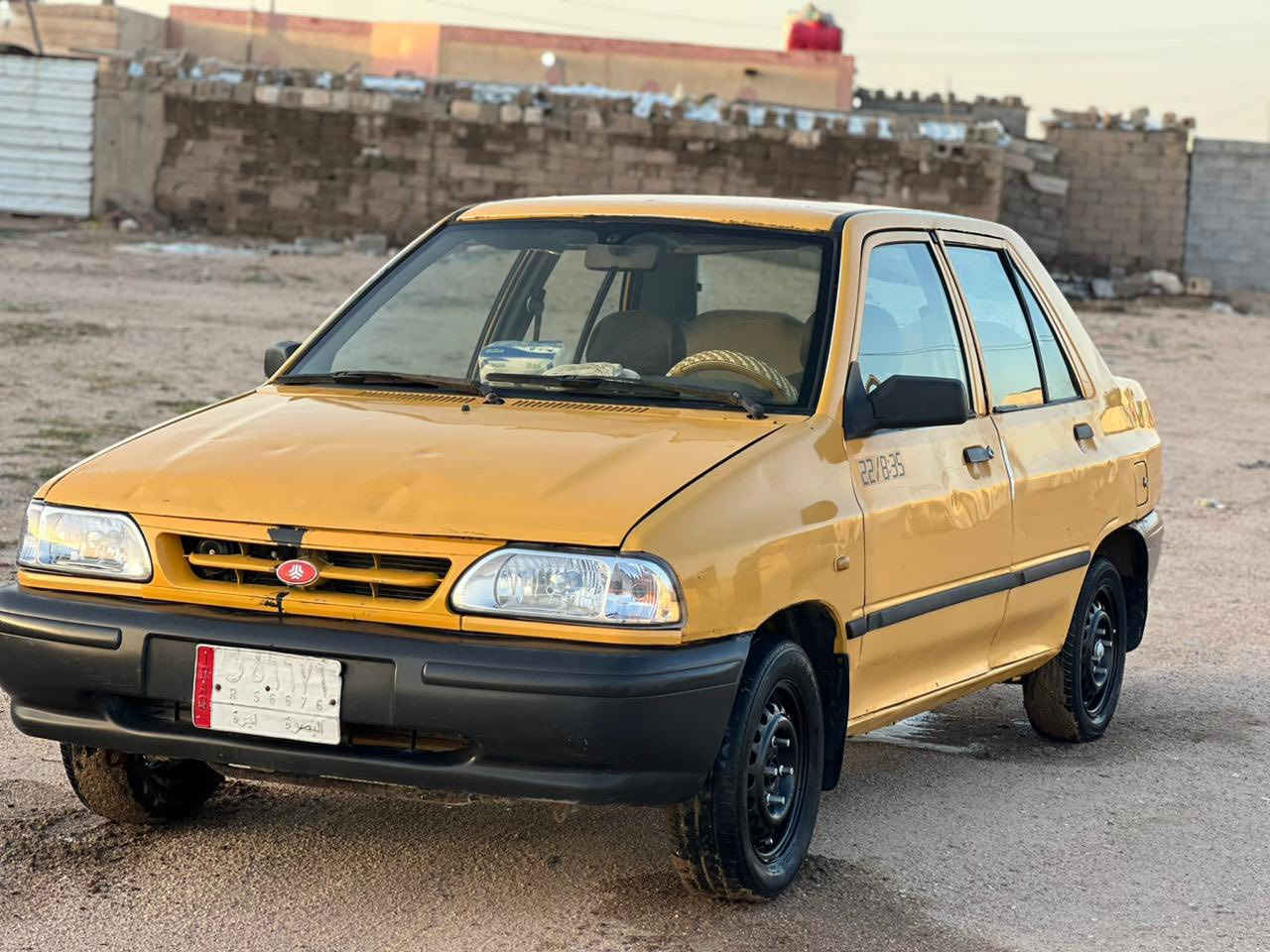 سايبة للبيع مديل ١٥ كير مكينة كفالة 
سنوية جديدة مصفرة غرمات وهيئة مطلوبة ١٠٠ الف 
بيع مستعجل ٢٤ السعر وبيها مجال قليل 
رقم التليفون ***********
