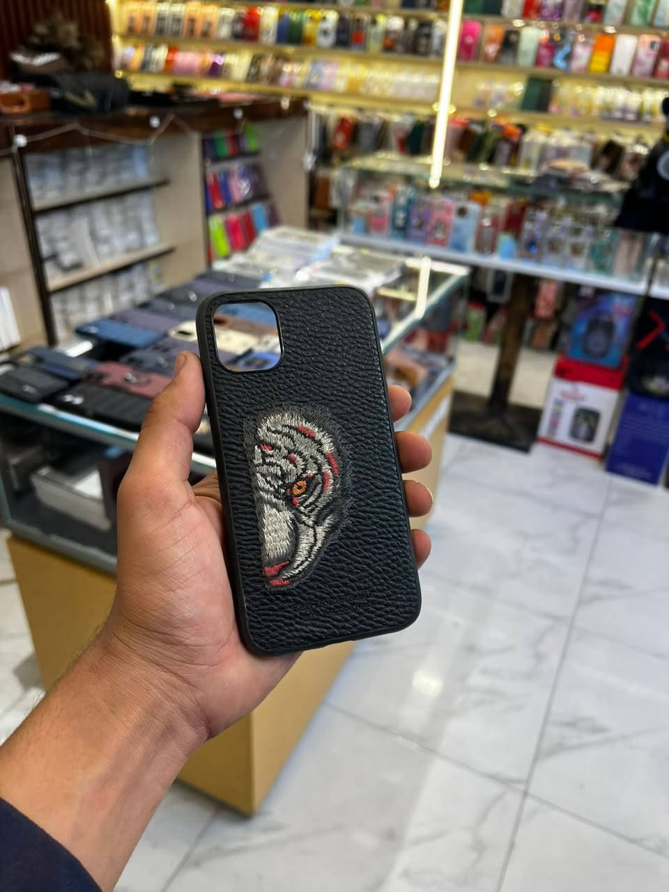 كفرات جديدة ايفونات فقط
العدد 500 قطعة سعر القطعة 300 دينار
انتبه (( ايفونات فقط يعني جوكر السوك تبيع على الف انت ربحان تريد تاخذ اليعجبك وتبيع الباقي هم ترهم وكلهن حلوات ومرتبات ))
السعر 150 الف 
💕شباب هي اكثر من 500 قطعة بس اني احسبها 500 قطعة 
توصيل للشمال ماكو 
تواصل خاص 🌷


**إذا كنت صاحب هذا الإعلان وتريد حذفه لأي سبب، رجاءا أرسل رسالة إلى الدعم الفني**