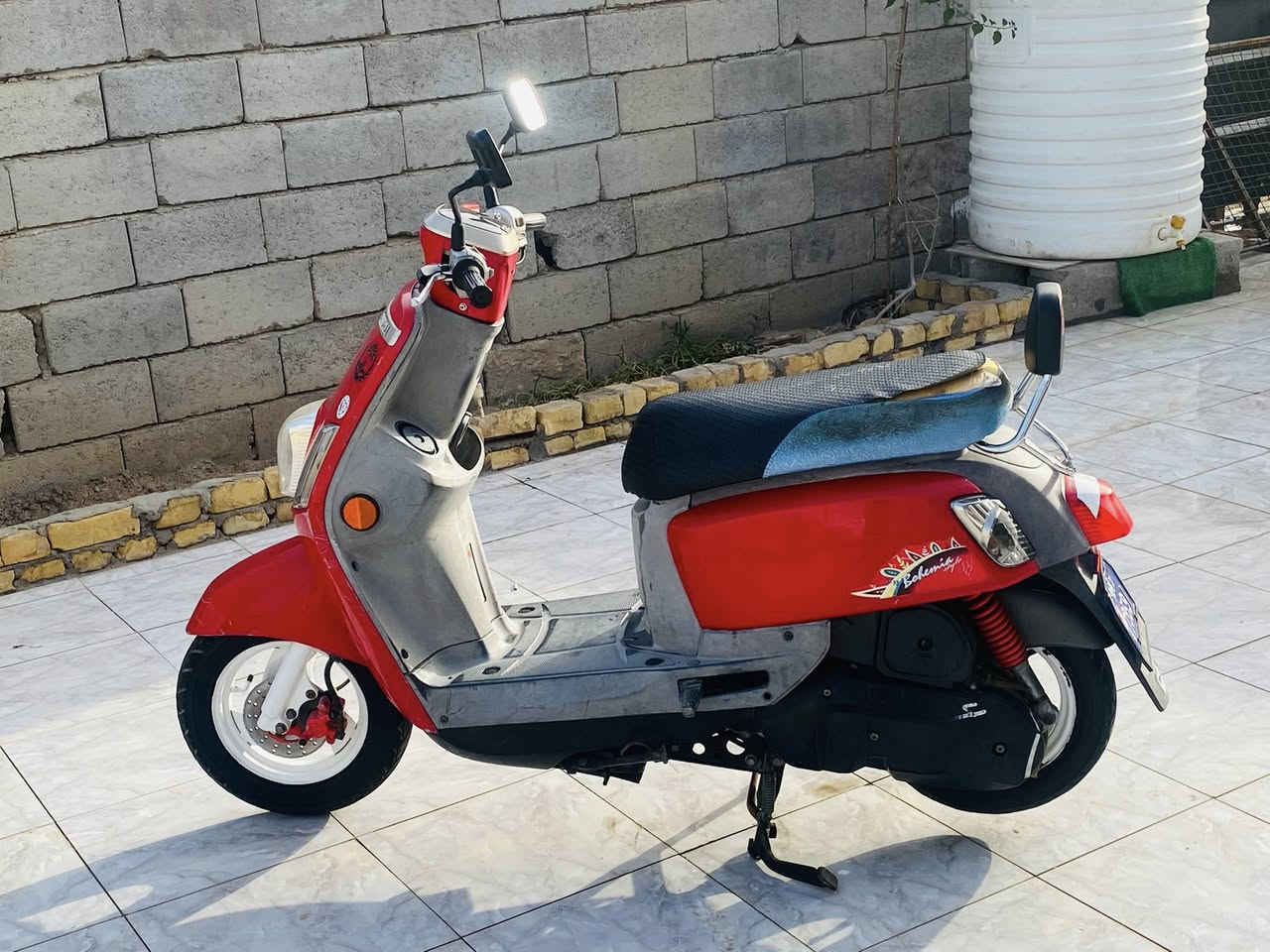 (سلام عليكم ).دراجه بوليسي نوزل لبيع دراجه نضيفه صالي شهر و 20يوم من طلعته من لحاويه ومن طلعته من لحاويه بس شاشته بيه مشكله بس شغاله وأي نقص ما بيه دراجه عل لبلاد (باقي تفاصيل خاص )…السعر وياه الغراض لي بيه مليون و 350//بدون غراض مليون و 300و بيه مجال حك جيه (عنواني لقرنه)👋🏿🔕. (رقمي ***********) بي واسأب
