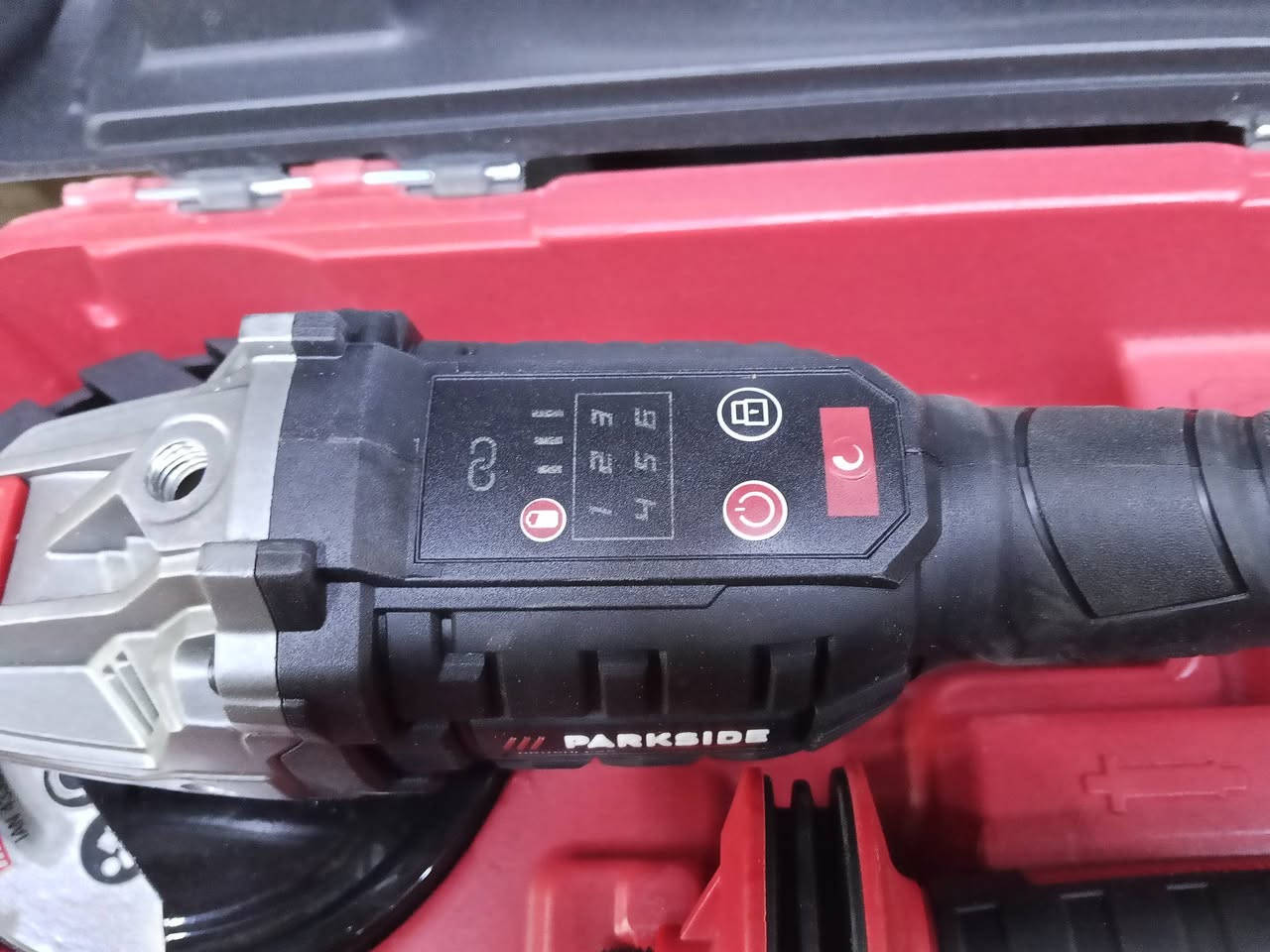 كوسره برشلز جديد وغير مستعمل سعر القطعه 75 جديد وغير مستعمل يوجد توصيل لجميع المحافظات


**إذا كنت صاحب هذا الإعلان وتريد حذفه لأي سبب، رجاءا أرسل رسالة إلى الدعم الفني**