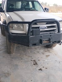 🚙 للبيع: سيارة فورد  سيارة فورد قوية وممتازة للطرق الوعرة وللإستخدامات...