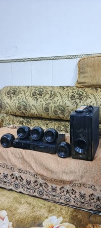 مسرح منزلي LG • ٣٠٠ واط • ٦ سماعات
