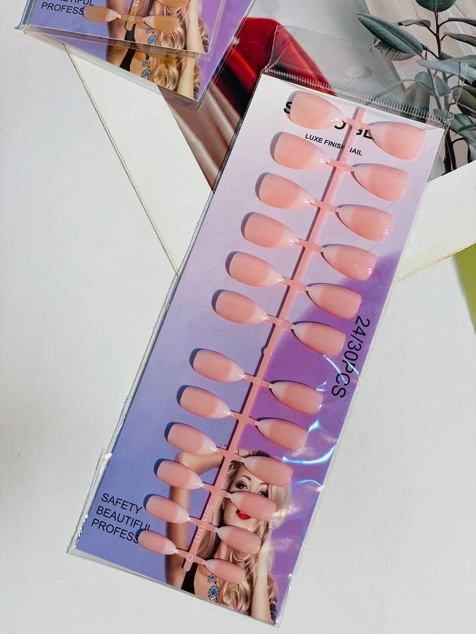 أظافر أكريليك جاهزة بأعلى جودة وفخامة! ✨💅 مظهر صالونات التجميل صار بين إيديج وبدقائق معدودة وبدون أي تعب! 🥰💖
المحتوى:
إذا تحبين أظافرج تكون دائماً مرتبة وأنيقة وبإطلالة طبيعية وراقية، وفرنالج هالمجموعة المميزة (Luxe Finish Nails) اللي تجمع بين السهولة والجمال! 🌸✨
📌 شنو المميز بهالمجموعة؟
 ستيكر لاصق مجاني مع كل علبة: يعني تركيب سريع وسهل وثبات ممتاز بدون ما تأذين أظافرج الطبيعية. 👍🔥
 ألوان ودرجات تجنن: متوفرة بعدة ألوان ودرجات نود ساحرة (الوردي الناعم 🌸، البيج الكلاسيكي 🐚، التدرجات اللحمية الدافئة ☕، والفرينش الراقي 🤍).
 العدد والمقاسات: العلبة تحتوي على (24 قطعة) بمقاسات مختلفة لتناسب شكل أظافرج تماماً وتطلع طبيعية 100%. 💯👌
 قوة ولمعان: مظهر أكريليك قوي ولامع يدوم وياج ويقاوم الحركة اليومية. 💪✨

سعر القطعة 5الف دينار فقط
توصيل كافة محافظات 4الف دينار 😳


**إذا كنت صاحب هذا الإعلان وتريد حذفه لأي سبب، رجاءا أرسل رسالة إلى الدعم الفني**