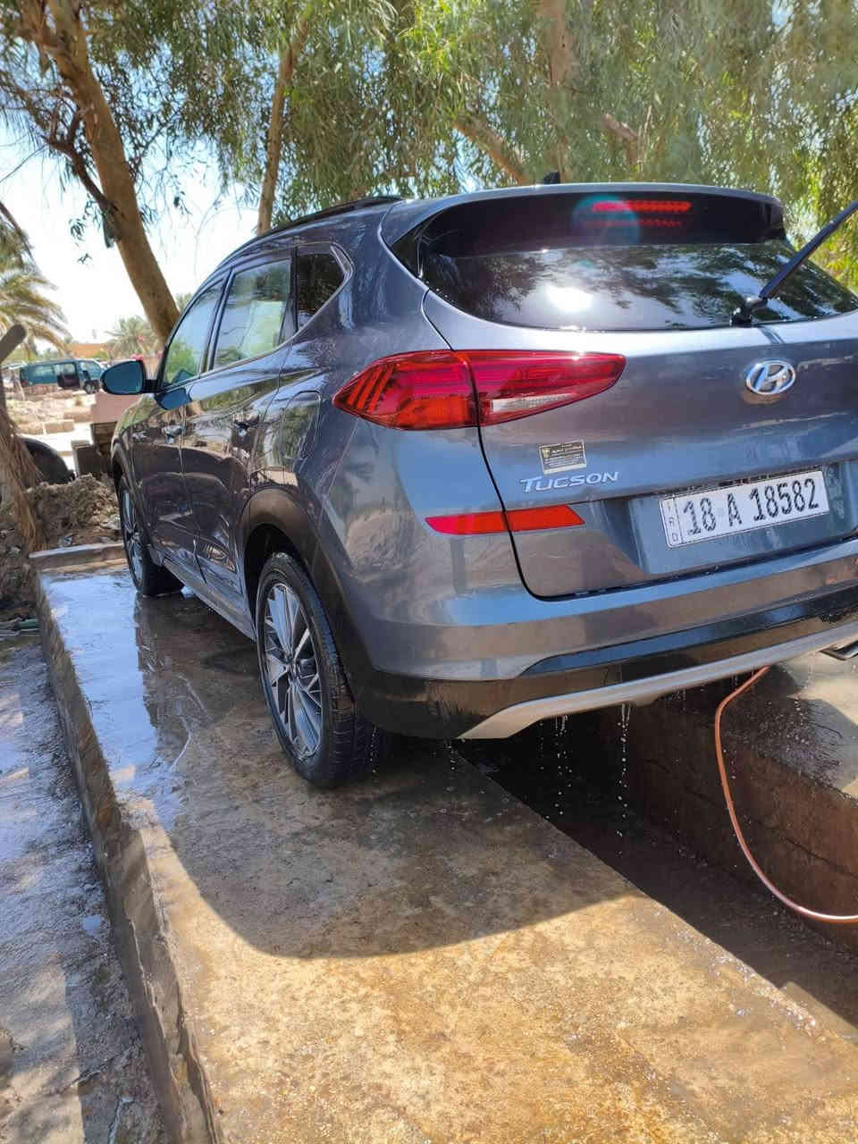 سلام عليكم 
من رخصة  الادمن 
توسان موديل ٢٠٢١ 
حادثها بنيد صبغ وجاملغ وباب السايق بارد والباقي كفالة المواصفات هاترك اعلى مواصفات بانوراما بصمة شاشة كبيره خمسه كامرات بصمة كشتات كهرباء وتطريز دوس  ستيل فور ويل مري ترحيب رادارات دبل صالنصة مكينة ٢٤٠٠
اشاير مري 
 جنطة شفط 
دبل صالنصة 
كشنات تبريد  وتدفئة  وكهرباء 
سماعات  انفنتي
لايت زنون خمس عدسات 
 مرقم بابل الرقم الجديد 
السعر ١٨٨
الاتصال ***********
