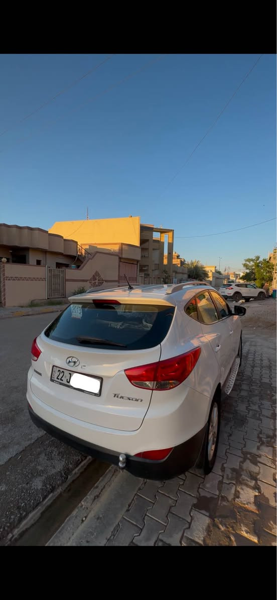 توسان ٢٠١٣خليجي ربع بونيت صبخ و بيها حالوب خفيف بيها كوبون بنزين و سنوية و رقم جديد ماشية١٧٦ الف كليومتر سعر ١٣٧بيها مجال مكان كركوك *********** كركوك, العراق
