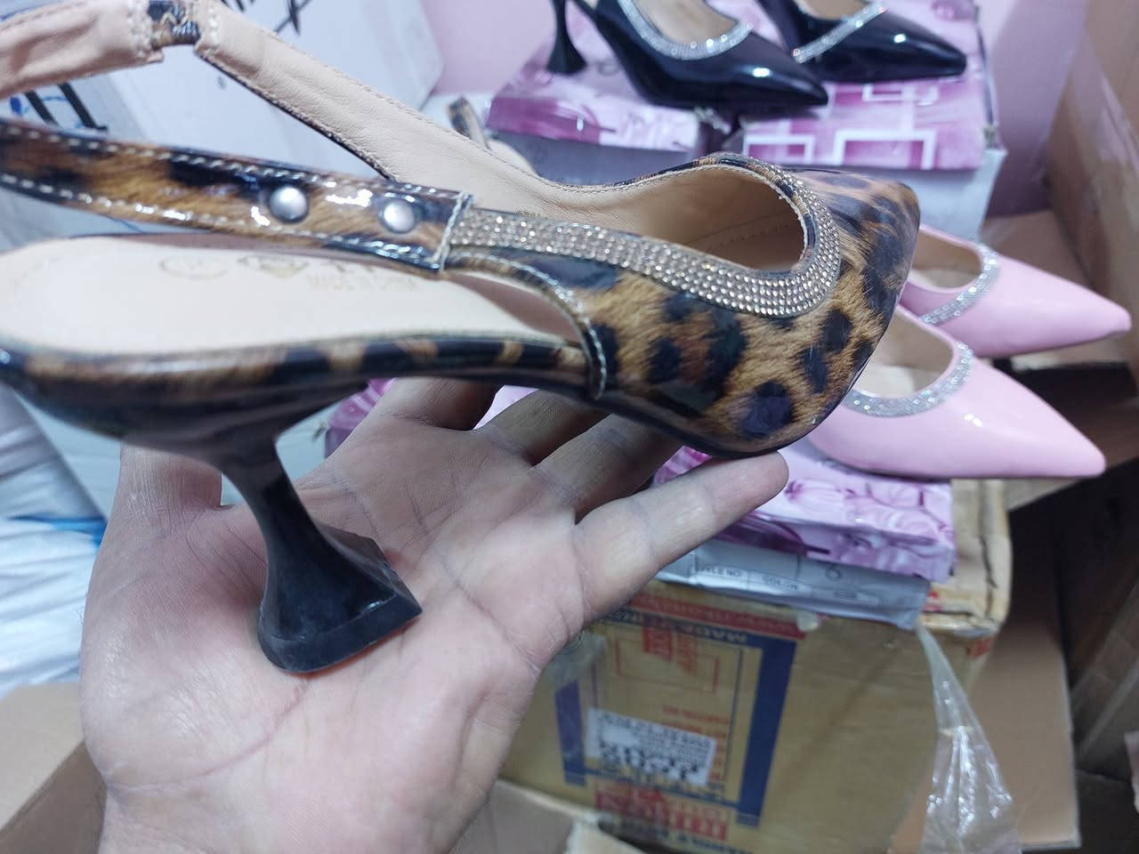 احذية جملة تصفية محل سعر القطعة 7 الاف


**إذا كنت صاحب هذا الإعلان وتريد حذفه لأي سبب، رجاءا أرسل رسالة إلى الدعم الفني**