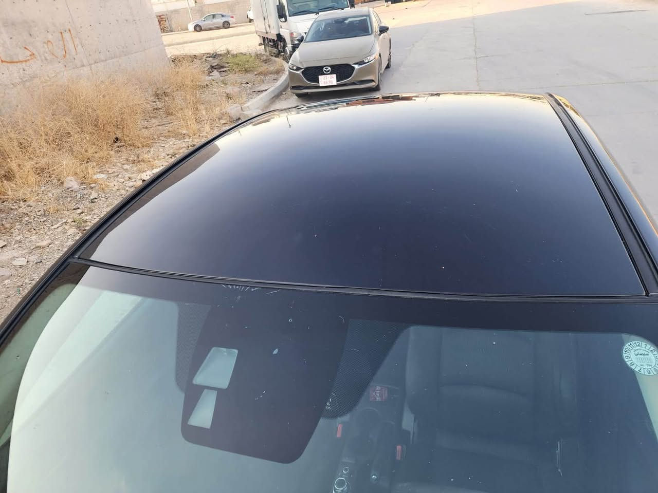 تويوتا Yaris iA موديل 2017 وارد أمريكي 🇺🇸
* محرك 1500 سي سي (1.5L) 4 سلندر

* قير أوتوماتيك 6 سرعات

* دفع أمامي (FWD)

* شاشة وسطية 7 إنج

* كاميرا خلفية

* بلوتوث + USB + AUX

* تحكم بالدركسون

* مثبت سرعة

* تشغيل Sport Mode

* جنوط ألمنيوم قياس 16 إنج

* زجاج ومرايا كهربائية

* تكييف ممتاز

* تشغيل بالبصمة (حسب الفئة)

* نظام مانع الانزلاق (Traction Control)

* نظام الثبات الإلكتروني (ESC)

* ABS + EBD + BA

* وسائد هوائية متعددة

* نظام التحذير قبل الاصطدام بسرعات منخفضة (حسب الفئة الأمريكية)

* استهلاك وقود اقتصادي جداً

* محرك واعتمادية عالية، السيارة مبنية على منصة مازدا 2 مع محرك 1.5 بقوة حوالي 106 حصان وقير أوتوماتيك 6 سرعات.

* صبغ نصف قبق صندوق  ونصف الدوسه ⚠️

* رقم سليمانيه سنويه وهزه جديده  بأسمي

* داخل مخمل اسود

* مكينه وكير كفاله

* المكان : بغداد 

* للتواصل : ***********

السعر : 90$ وبيها مجال بسيط .
