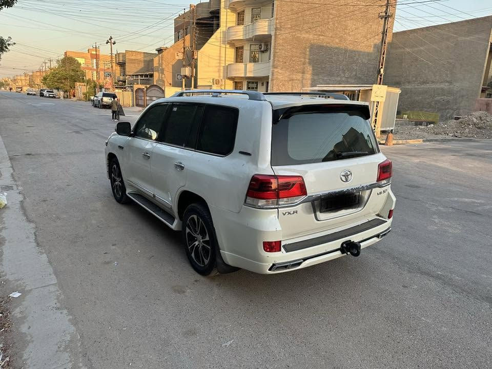 سلام عليكم لبيع لندكروزموديل ٢٠٢١ رقم بغداد بسمي فول موصفات ساز بيهه ٣ مكاناتب باردلبيع اومراوس حسب قناعه سعر مناسب اعتذر عن خاص مكان سيارة بغداد استفسار ***********
