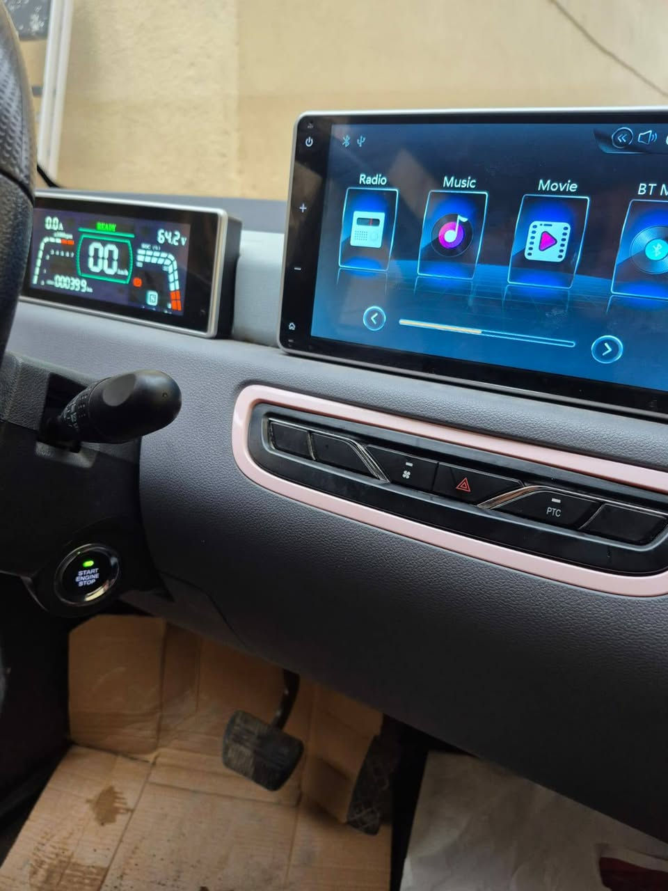 سيارة جينبنغ شحن كهربائية للبيع ٥ بطاريات
بصمة الأبواب والجام بصمة وكهربائي تدفئة تبريد كير اوتوماتيك 
السيارة ماشية ٤٠٠ كيلو فقط السيارة نظيفة جدا المكان ديالى السعر ٣٥ ورقة نقد فقط وليس اقساط للتفاصيل اتصال ع الرقم ***********
