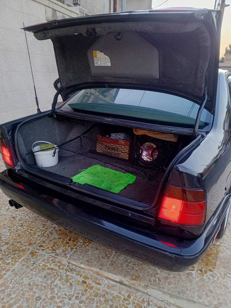السلام عليكم
BMW. 525.            موديل1991
السياره مصروف عليها خير من الله ربع متصرف عليها مكينه كير كلاجديد بيدي شادم تبريد ثلج شديتا كمبريسر راديته بطل طخم امامي خلفي كلاجديد صبغها يخبل اي دعم اي تعديل مابيها فقط جماليه رقم جديد وهزه جديده بااسمي اني الشرعي كوبون بيها ويل كرن الغزال17تخم تاير بلجيس اسلايت بيها 
كشنات جلد كارتك سقف كنتاره شادلها كور 20قطاره مالبانزين اترايها يخبل وعلفحص وين ميعجبك روح جيك لايت زينول كلش قوي دعاميه ام كير عادي مكانها موصل حي السكر  مضخم سوط سماعات فوول شاشه برغي متصرف عليها السياره وتجي اجيك اذا مختلف بكلام واحد اشغل وتمشي لتنطي دينار ورجااا كلشي اكو بلسوك وكلشي بحكه والميعجبه الحلال حلالي وتاعب علي اترك المنشور السعر 73ومجال بسيط كلش 
***********
