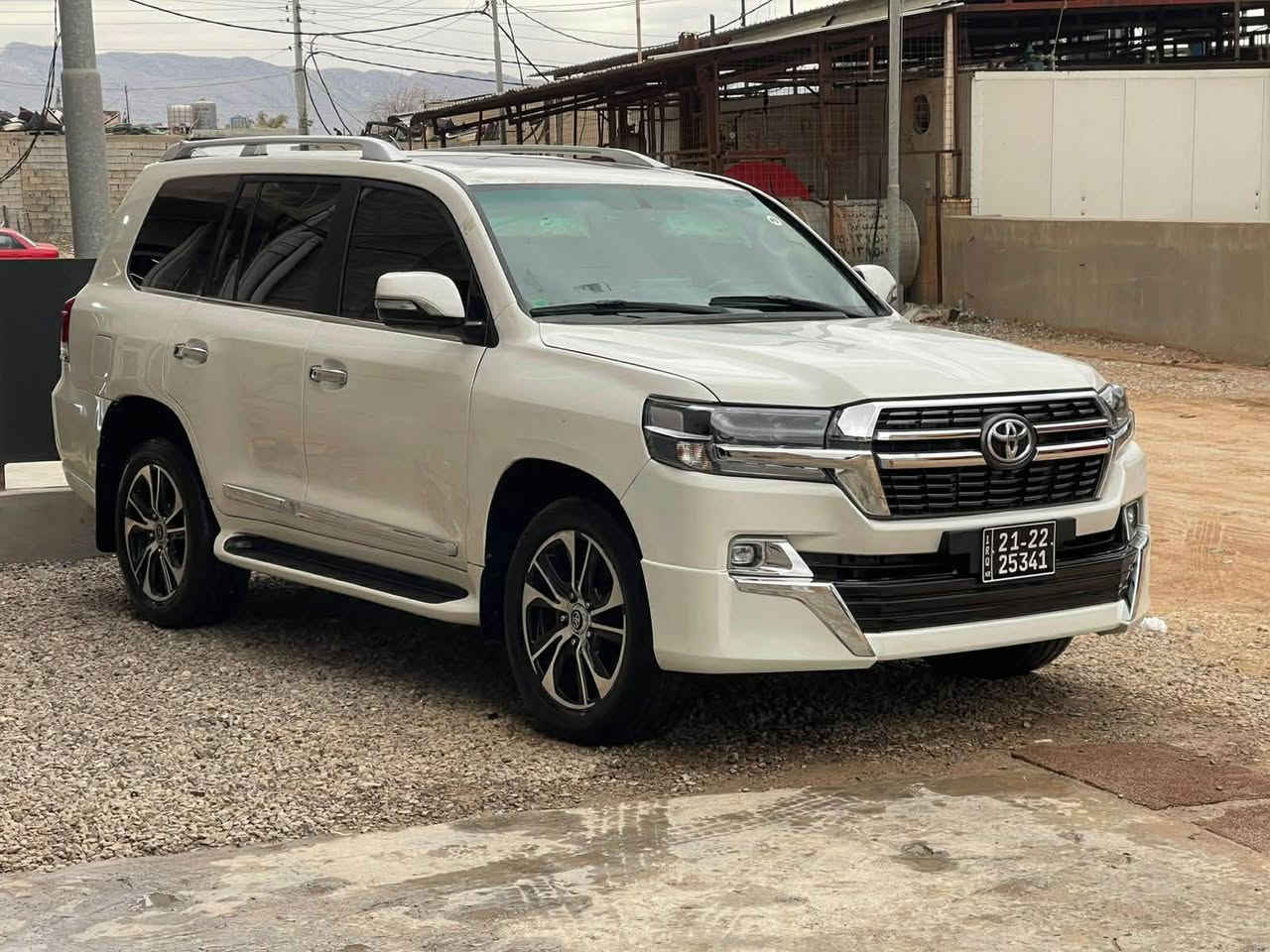 2010 8 پستؤن
كامل كراوة بة 2021
سةيارةكة عام بؤياخة 
سةيارةكة دوبةية مةنة فيسو رةقةمي دوبةي لةگةلة 
گيرو مةكينةي بة شةرتة
سةيارةكة تا بلي جوانة 
سعري ١٩٠ 
viber / whatsApp
*********** شمشمل, السليمانية
