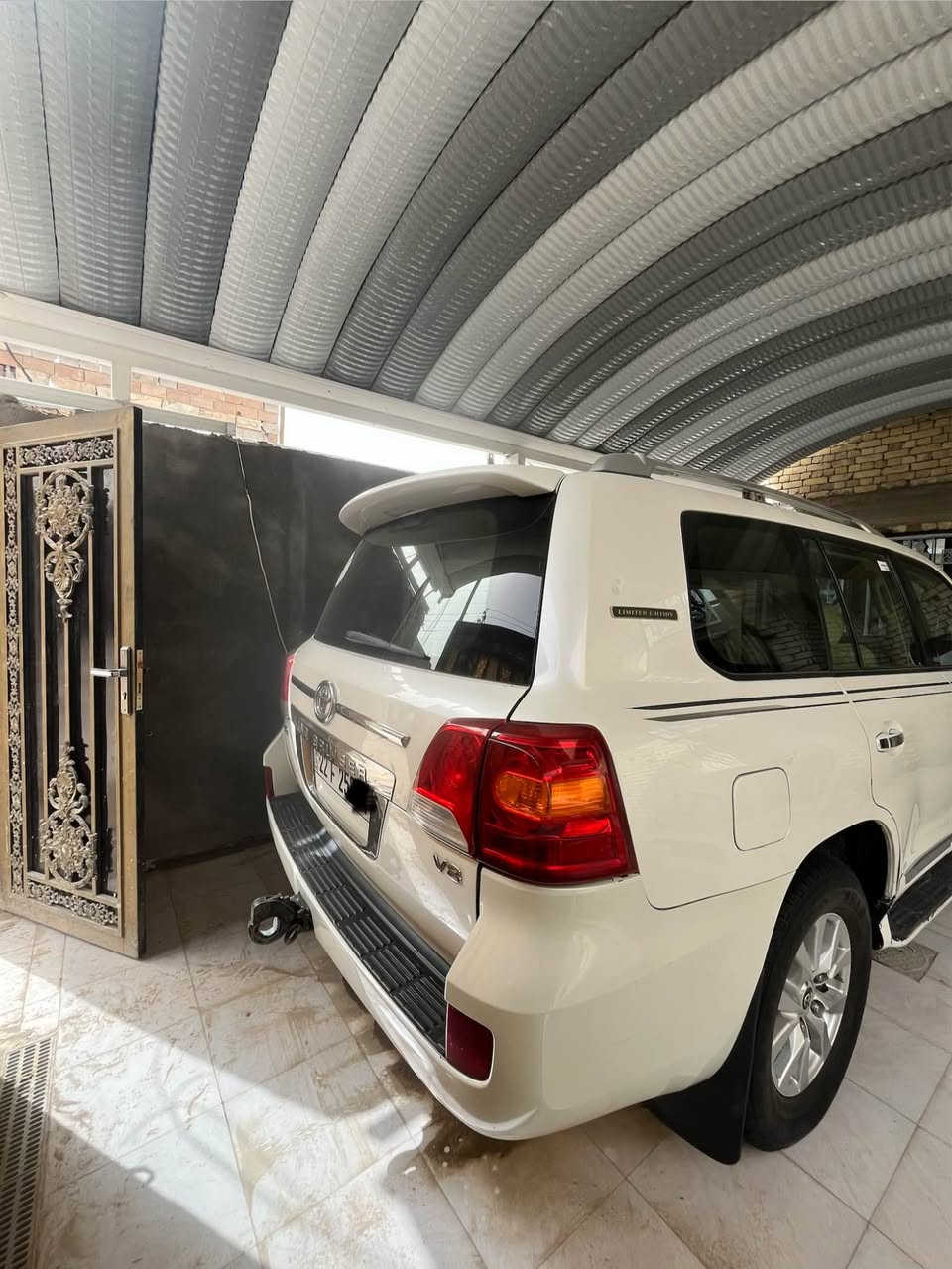 السلام عليكم تيوتا لاندكروز GXRكاز V8
سيارا حلوه وتوه مسويله ادامه تايرات جديده 100/00
سيرا حلوه ونضيفه غير مكفوله صبغ جاملغ خلفي وصبغ أماكن متفرقه في البنيد سيرا مصفحه ومشيول تصفيحا سيرا مال جناي مال بيت 
للاستفسار والتواصل 

‭+964 788 780 4110‬

وتساب 
*********** 

العنوان البصرة 
مناوي لجم البصرة, العراق
