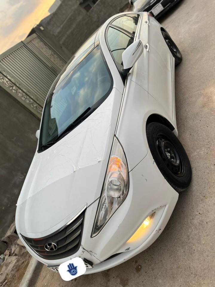 السلام عليكم 
سوناتا 2012 غاز بلاد مكينه 2400
فول مواصفات للأخير بنوراما شاشه بصمه 
مكينه كير تبريد كفاله السعر 55 
***********
البصرة
