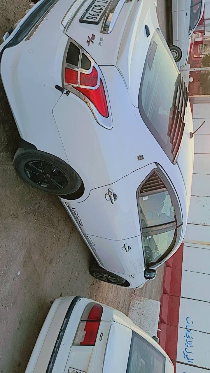 السلام عليكم للبيع
نيسان سني هندي بليته الزكه 
رقم بغداد انكليزي سياره نضيفه حيل مابيه اي نقص سياره بسمي هزه مصاقطه السعر 90 اوبيه مجال قليل @
***********
مكان السياره بغداد الطوبجي
