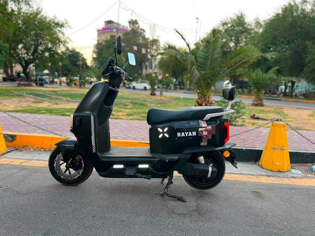 سلام عليكم شياب دراجه شحن البيع نوع الريان  ام  عيون جيل ثالث الحديث تجي بصمه سكيورتي  دراجه استخدامها 15 يوم  فقط الله يشهد 
 دراجه زلغ مابيها كفاله عامه اي نقص مابيها كلها كامله وجاهزه /مواصفاتها👇

بطاريات عدد (6) كبار دبل 🦾
النوعيه 🪬(الريان/ RAYAN)🪬🧿
3سرعات 🪬
تحمل شخصين🫂
تشغيل  نضامين بصمه او سويج🥇
سرعه الدراجه60🧿🪬
تتحمل وزن عالي جدا🏋🏻‍♀️
نضام  تشغيل عن بعد🤺✅
نضام السرقه 🥷🏻🏃🏻‍♂️
تمشيك (50) كيلو✈️
لون الدراجه مميز كلش
بصمه 💕
كلوب لد ابيض عالي ناصي🔦💕
استان صفح🔆
استان تعليك 🔱

اي استفسار اتصال ✅👇

***********

مكاني بغداد
