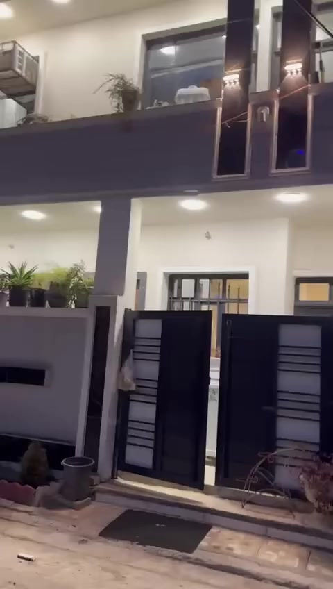 السلام عليكم
دار للبيع 🏠

١٠٠متر طابقين

ثلاث غرف نوم

ا

مثل ماموضح بالفيديو

ثاني قطعة على الشارع

طابو زراعي ملك صرف سند٢٥

حي البساتين شارع الشيخ منهل

للأستفسار:***********

***********
