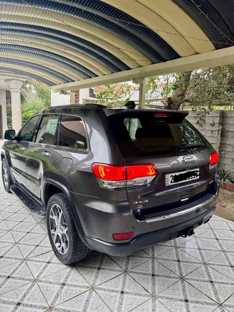 سلام عليكم جيب موديل 19 فول لمتدد بدون ايرباك تفاصيل داخل الصور للاتصال *********** عنوان بغداد الدورة سيارة رقم سليمانية بأسمي تحويل مباشر
