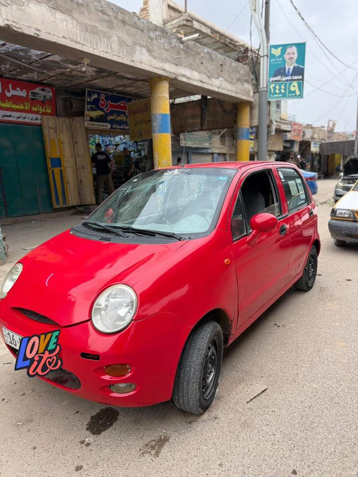 سلام عليكم للبيع QQ موديل 2013 سياره نضيفه وحلوه كير عادي مكينه 4 سلندر تبريد شغال كلشي شغال حداديه جديده رقم قادسيه انكليزي مميز اربع ارقام  فقط مكينته بيه تبخير السعر ٢٥ وبيه مجال مكان ديوانيه رقم ***********
