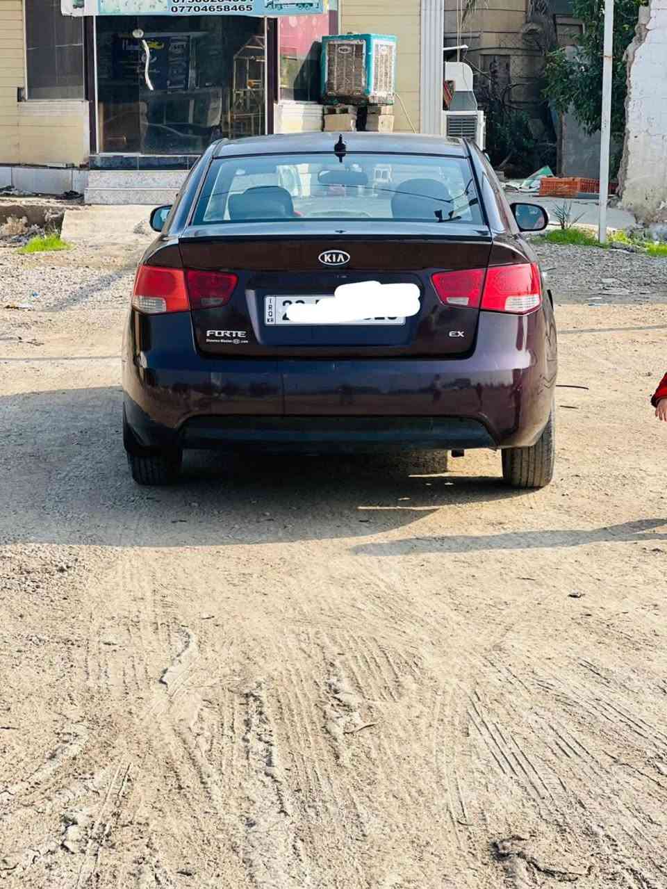 سياره فورتي 2010 رقم شمالي سنويه وهزه جديده مكينه 2000 دوش كير مكينه خير من الله ما ذب عليها ولا الف جاهزه من دعاميه لدعاميه  سياره محزمه بيها  ضربه بدون دواخل لغود سليمه مراوس بسياره رياضي  بس كون نضيفه. بكاني جديده شط بين بغداد وبين ديالى رقم لهاتف ***********
