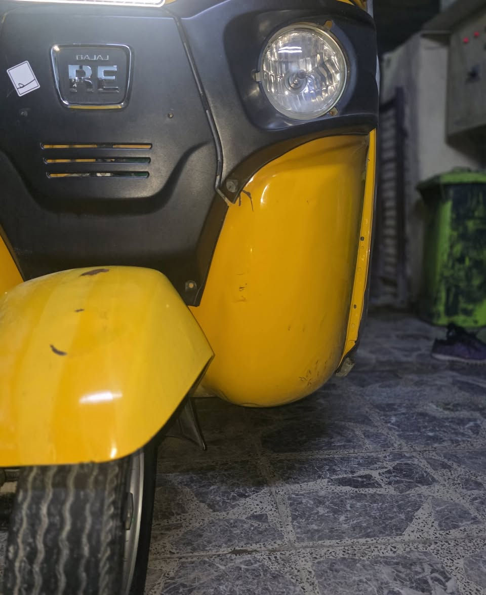 تكتك ٢٢ شهر ال١٢   محرك مكفول  رقم وسنويه بسمي   بيهه طخخات خفيفه لا خياسات ولا شي مثل ما موضح بل صور  سعر ٩٥٠٠  بيهه مجال حك جيه مكاني بغداد  
***********
