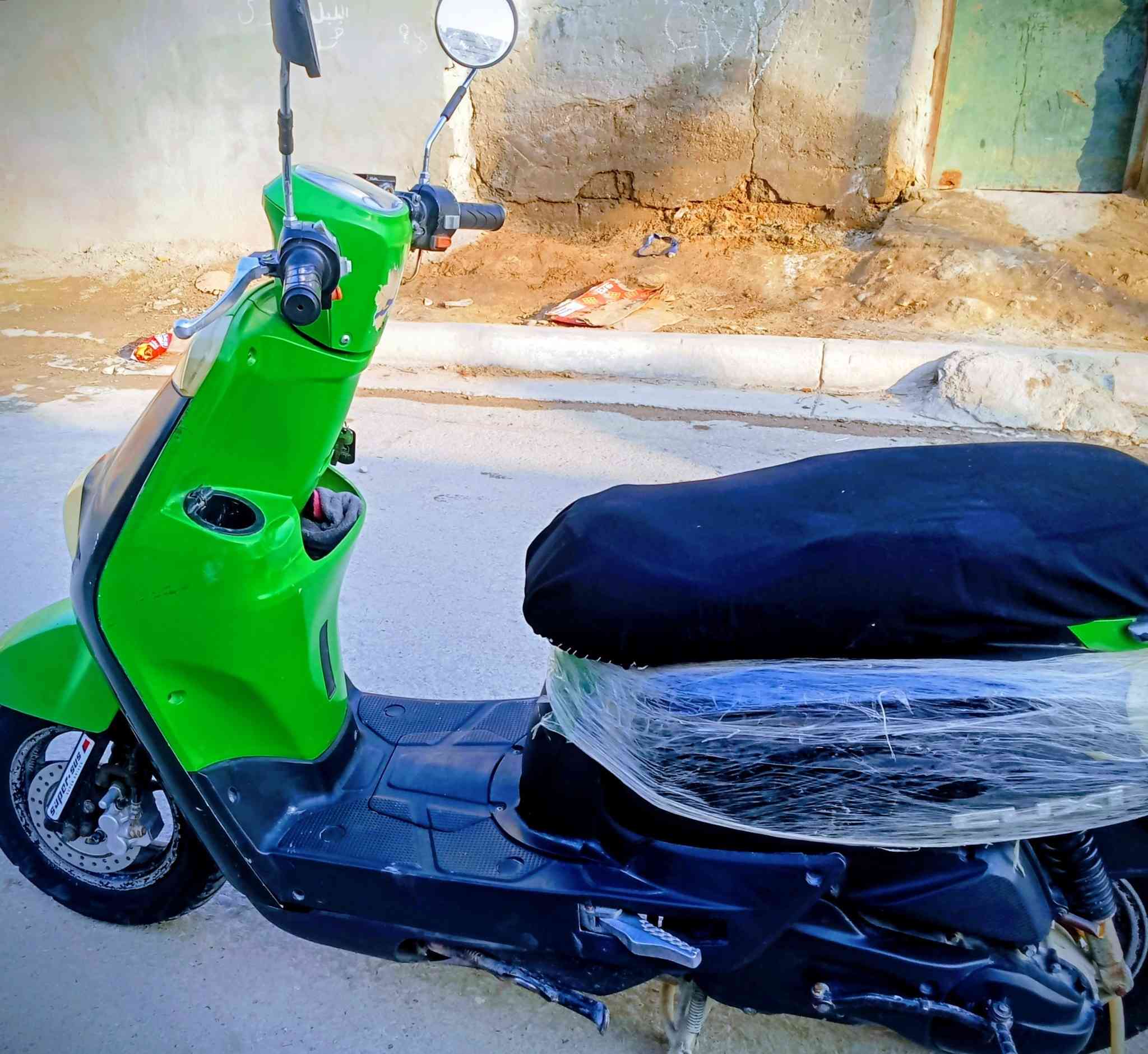 سلام عليكم اخوان دراجه بوليس نضيفه ما مفتوحه كلشي شغال كهربائيّة اشاير كلوبات سلف مع الهندر السعر 450 وبيها مجال هواي العنوان البصره القرنه رقم الهاتف ***********
