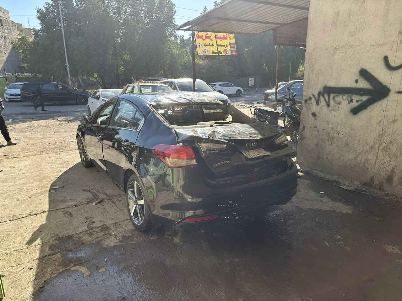 السلام عليكم 
اخوان للبيع 
كيا سيراتو موديل 
2017 رقم بغداد 
السياره بسمي تحول مباشر
مكان السياره بغداد المشتل
السعر 47 (***********
