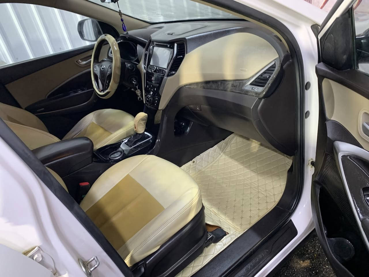 سنتافي خليجي موديل 2016 — شكل 2018 (رقم بابل)

✅ مكفولة من الصبغ والضربة
✅ السيارة بحالة جديدة جداً
✅ محرك 4 سلندر — 2400 cc — دبل أوفرهد (DOHC)
✅ مواصفات خليجي
✅ استخدام نظيف

💰 السعر المطلوب: 170 قابل للتفاوض
***********
