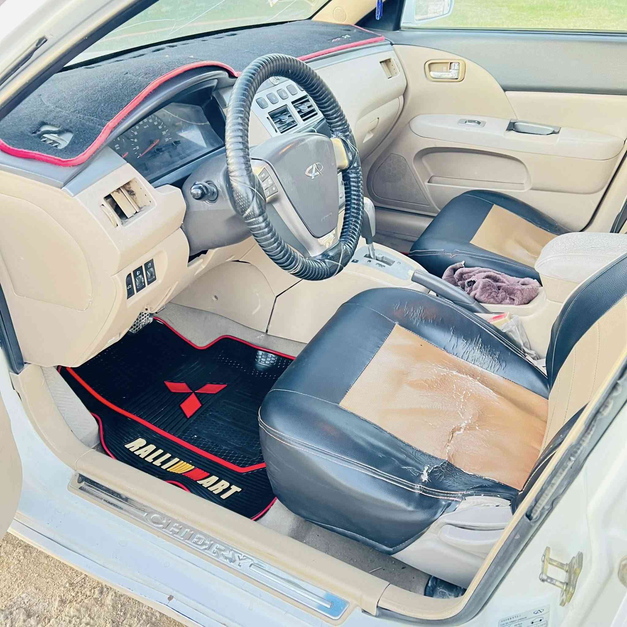 يالله اسلام عليكم شيري A5للبيع ترايك وين متريد سياره حلوه وناعمه محرك كارتون لا تنقيص ولا تبخير كير اوتوماتيك ميكانيكي بس الجناي يعرف شنو ميكانيكي  يعني ليستهلك ولا ينقص دهن ولا يحرك دهن تبريد ثلج تخم تاير جديد كماليات كامله دوشمه جديده شاشه مسجل شغال رقم انكليزي بغداد داخله هزه جديد  سياره مال موضف من لدوام للبيت ممتعوبه السعر 55ورقه وبيه مجال حك الجيه المكان بغداد ***********
