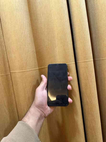 سلام عليكم
11pro max 
امريكي
بطاريه 80
نموذج m
جهاز مكفول من الشخط 
 السعر 375  وبي مجال بسيط  
ما متواجد فيس 
***********
